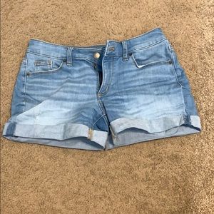 Extremely stretchy shorts